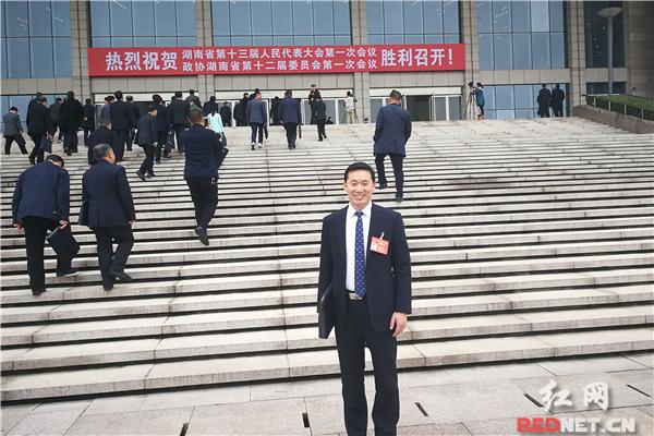 謝良瓊代表：以衡陽為基地打造智能電網裝備產業(yè)集群