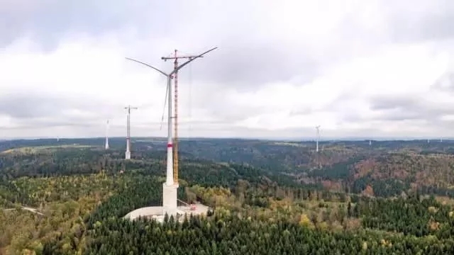 為風力發(fā)電機加上個水泥罐，就能媲美馬斯克的100兆瓦時超級電池?!