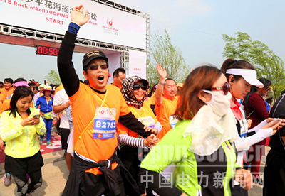 魯布革電廠:花海奔跑激情四射