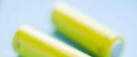 六氟磷酸鋰價格跌至13萬元/噸 相關(guān)上市公司承壓明顯