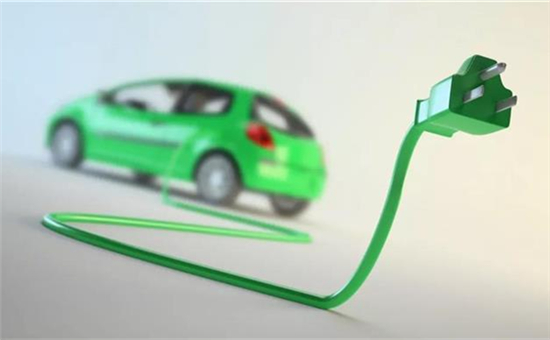 電動車市半年考：“占號車”成為棄子，插混風(fēng)頭正勁